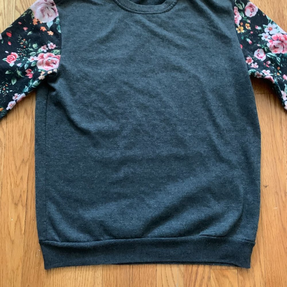 Men Floral Sleeve Crewneck Sweater